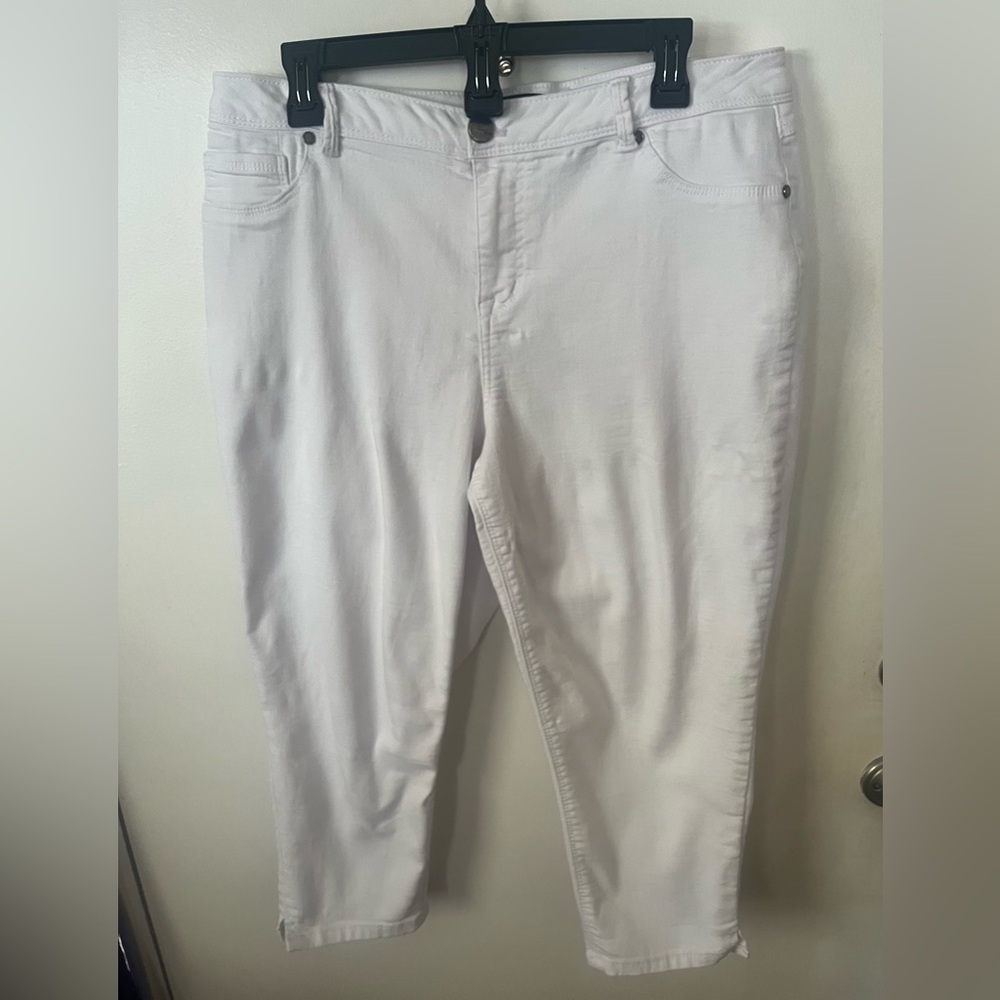 Women's 1822 Denim White Cropped Capri Jeans Size 16W